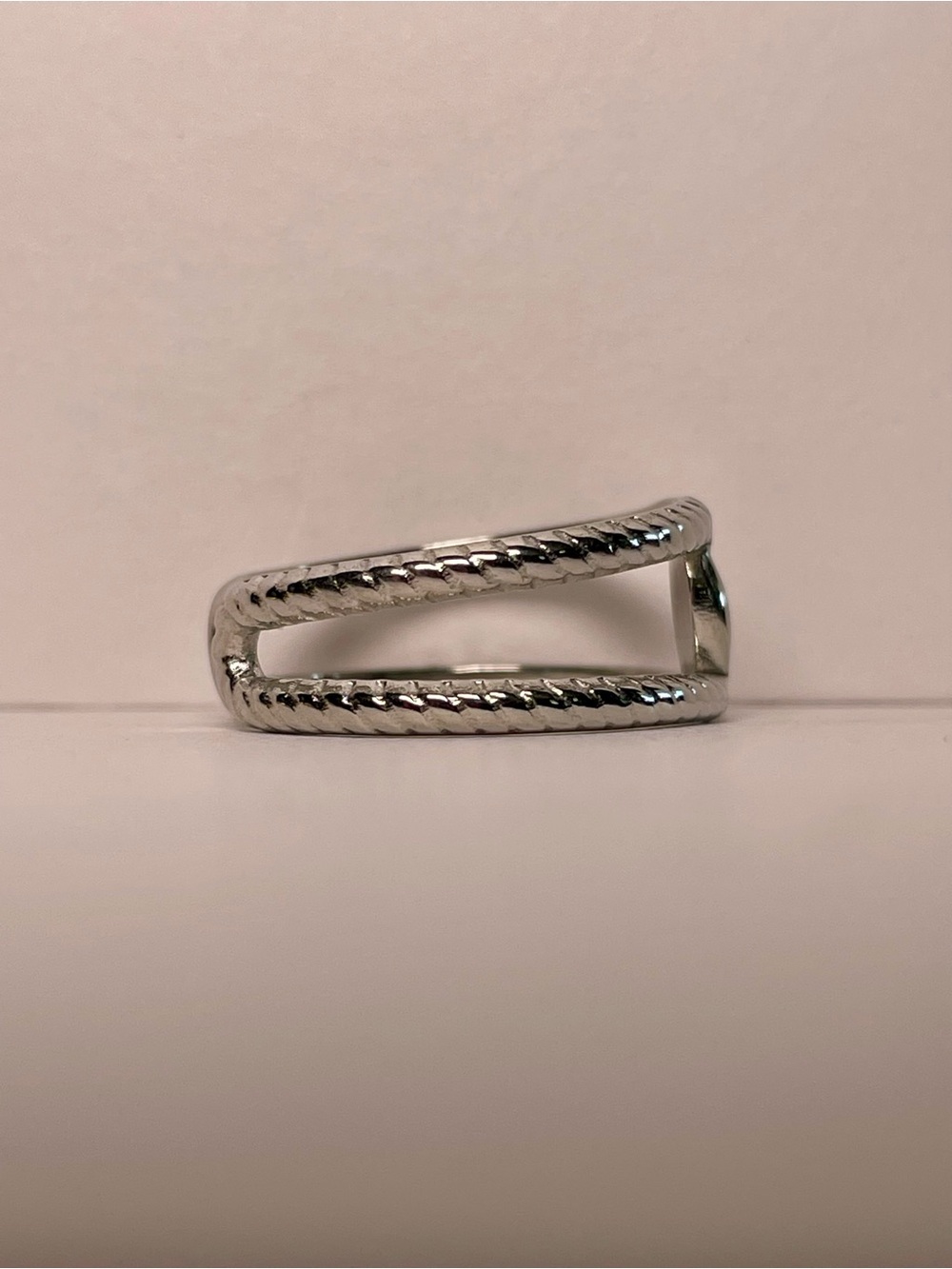 Silver Interlocked Ring - Picture 5 of 6